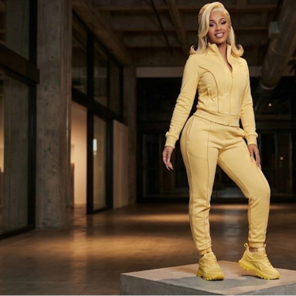 Cardi B Reebok size 6 fits women’s size 7.5